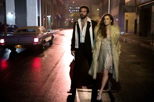 جامعۀ نمایش:  نگاهی به بازنمایی مفهوم "نمایش"  در فیلم «کلاهبرداری آمریکایی»