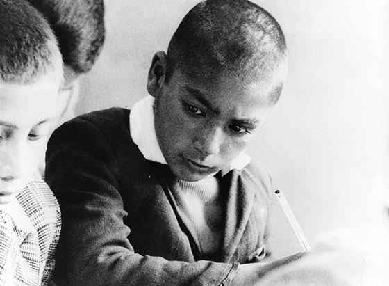  مفهوم زمان استعلایی با نگاهی به فیلم یک اتفاق ساده اثر سهراب شهید ثالث